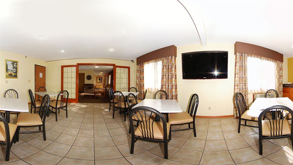 Super 8 By Wyndham Clive Ia Motel Dış mekan fotoğraf